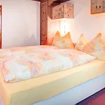 Adonis Hotel 3*